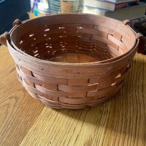 Vintage 1989 Round Longaberger Basket